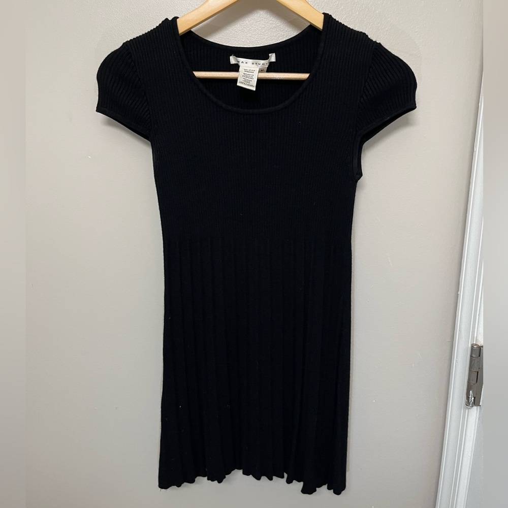 Max Studio Formal Shirt, Size M, Black Color.